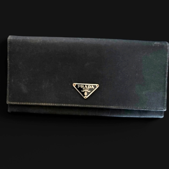 Prada Black Tri-Fold Wallet Tessuto Nylon out, Leather In! Exceptional condition - Picture 1 of 5